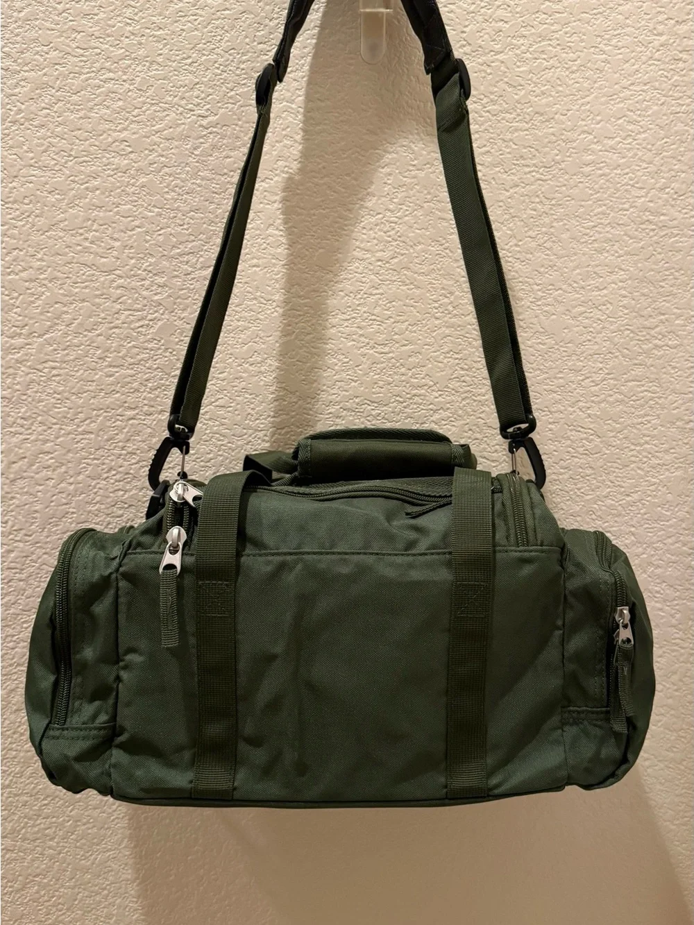 Bass Pro Shops Catch-All Bag 20L NWT Green Travel Utility Duffle